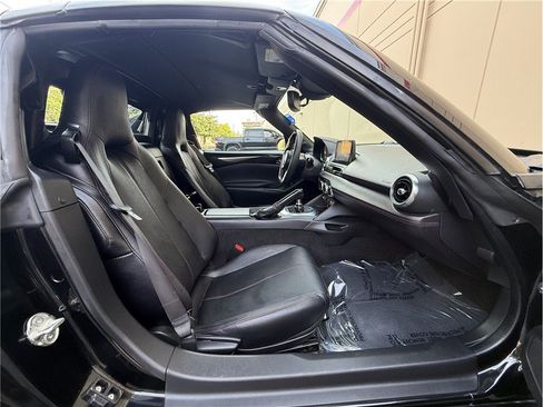 Used 2019 MAZDA MX-5 Miata RF Grand Touring RWD image 12