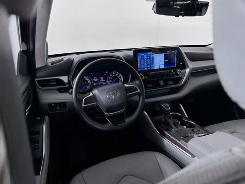 Used 2022 Toyota Highlander Platinum image 20