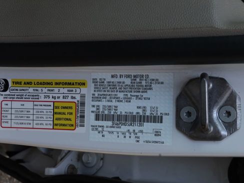Used 2018 Ford Fusion SE w/ Fusion SE Technology Package FWD image 44