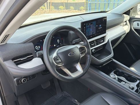 Certified 2025 Ford Explorer Active w/ Active Comfort Package RWD image 19