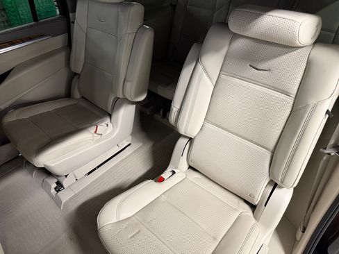 Certified 2025 Cadillac Escalade ESV Sport Platinum w/ LPO, ONYX Package AWD/4WD image 22