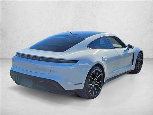 Used 2023 Porsche Taycan image 5