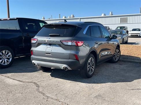 Used 2022 Ford Escape SEL w/ Technology Package image 2