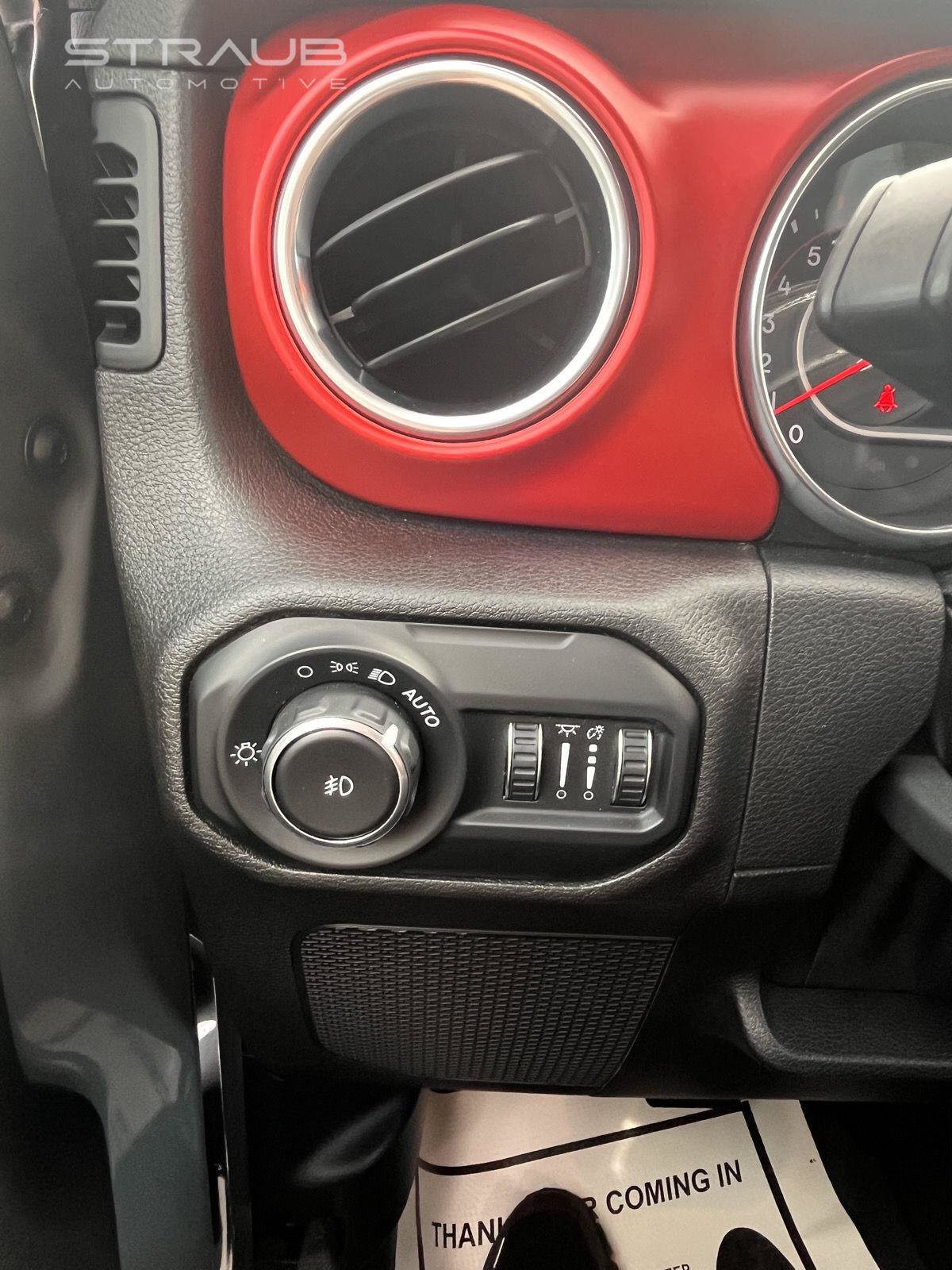 Used 2021 Jeep Wrangler Unlimited Rubicon w/ Cold Weather Group AWD/4WD image 21