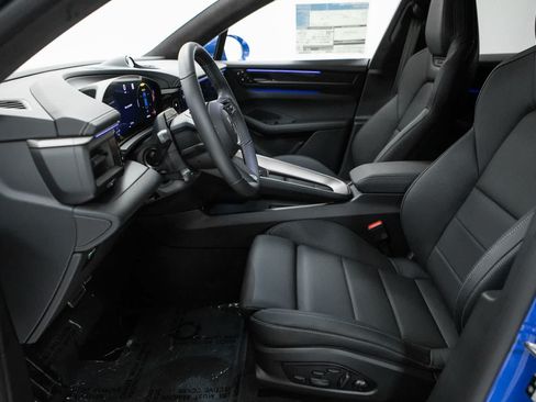 New 2026 Porsche Macan Turbo Electric AWD/4WD image 22