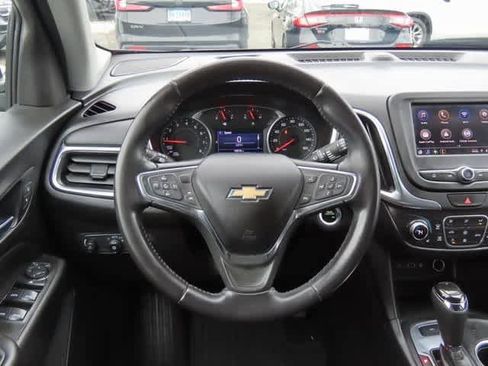Used 2020 Chevrolet Equinox LT image 19