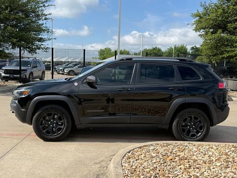 Used 2020 Jeep Cherokee Trailhawk w/ Comfort/Convenience Group AWD/4WD image 2