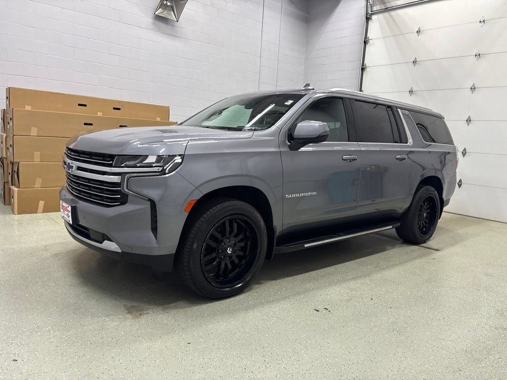 Used 2022 Chevrolet Suburban LT w/ LT Signature Plus Package AWD/4WD image 8