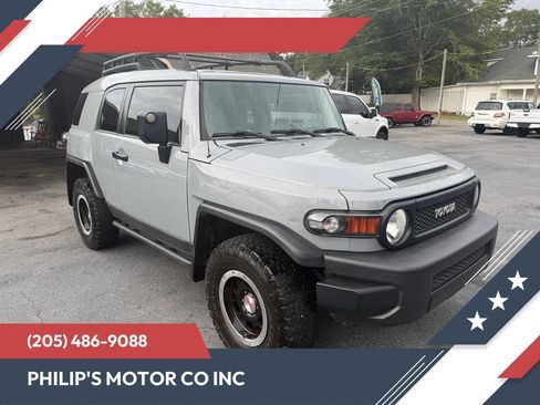 Used 2013 Toyota FJ Cruiser 4WD image 1