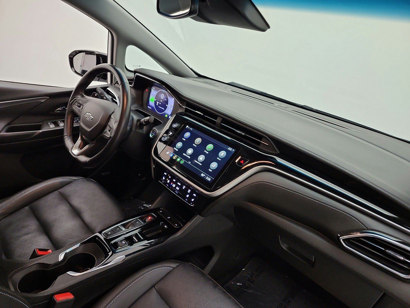 Used 2023 Chevrolet Bolt LT w/ Infotainment Package FWD image 18