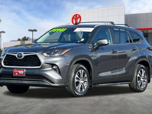 Certified 2023 Toyota Highlander XLE image 11