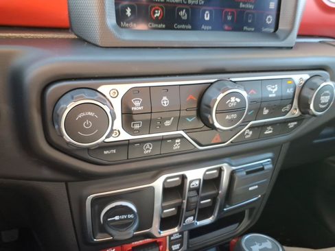 Used 2022 Jeep Wrangler Unlimited Rubicon w/ Cold Weather Group AWD/4WD image 20