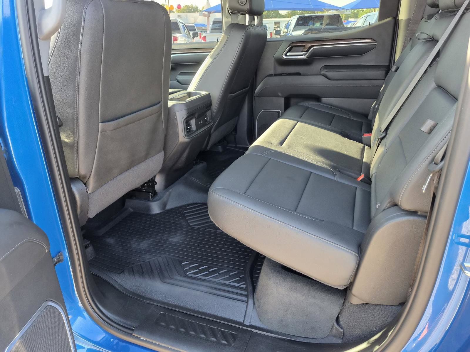Used 2022 Chevrolet Silverado 1500 RST AWD/4WD image 3
