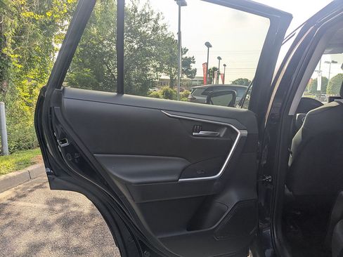 Used 2024 Toyota RAV4 XLE FWD image 23