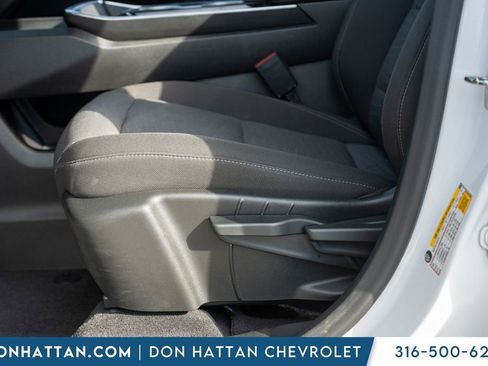 Used 2025 Chevrolet Equinox LT image 19