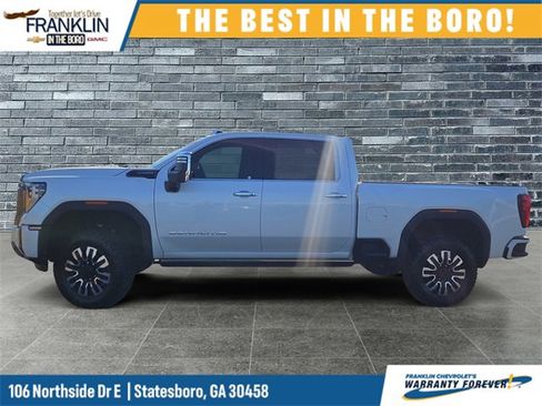 Used 2024 GMC Sierra 3500 Denali Ultimate image 2