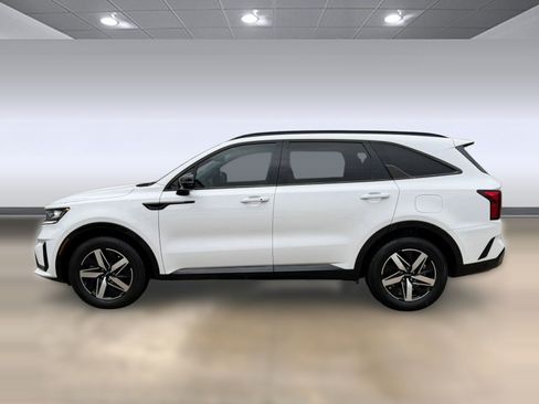 Used 2023 Kia Sorento EX w/ Panoramic Sunroof Package FWD image 2