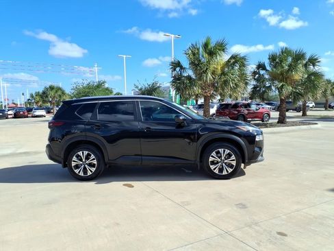 Used 2023 Nissan Rogue SV w/ SV Premium B Package FWD image 6