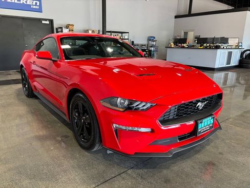 Used 2022 Ford Mustang Coupe RWD image 4