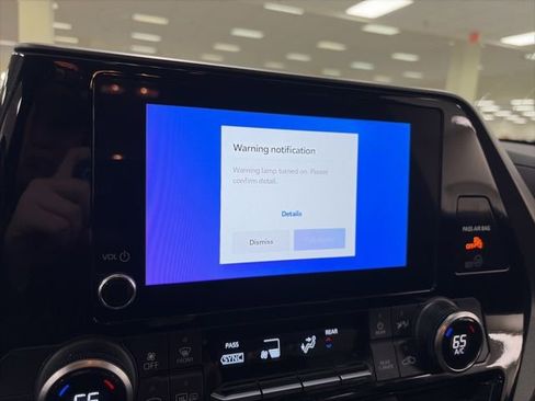 Used 2023 Toyota Highlander LE image 23