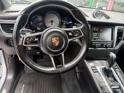 Used 2015 Porsche Macan S AWD/4WD image 17