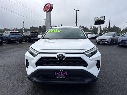 Used 2024 Toyota RAV4 XLE AWD/4WD image 3