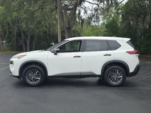 Used 2023 Nissan Rogue S FWD image 9