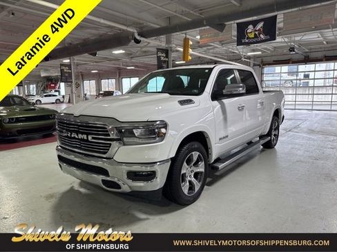 Used 2022 RAM 1500 Laramie AWD/4WD image 1