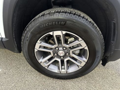 Used 2025 GMC Terrain Elevation image 10