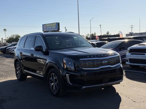 Used 2020 Kia Telluride EX image 16