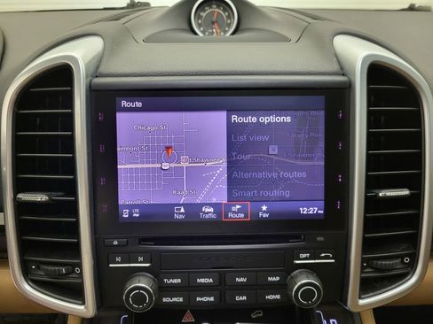 Used 2018 Porsche Cayenne Platinum Edition image 14