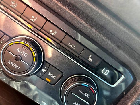 Used 2020 Volkswagen Tiguan S image 25