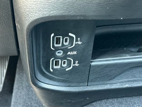 Used 2024 RAM 2500 Big Horn w/ Bed Utility Group image 27