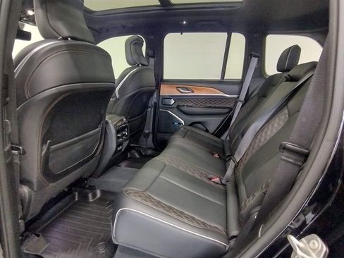 Used 2023 Jeep Grand Cherokee Summit AWD/4WD image 31