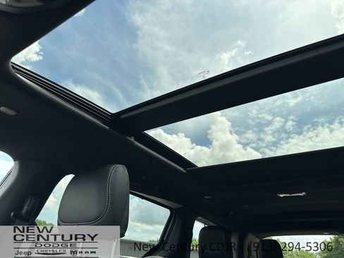New 2026 Chrysler Pacifica Limited w/ Uconnect Theater Family Group AWD/4WD image 35