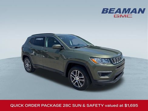 Used 2020 Jeep Compass Latitude FWD image 1