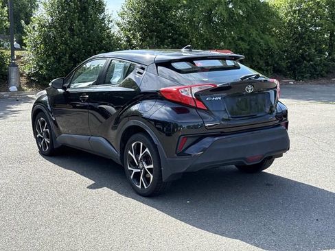 Used 2018 Toyota C-HR XLE FWD image 4