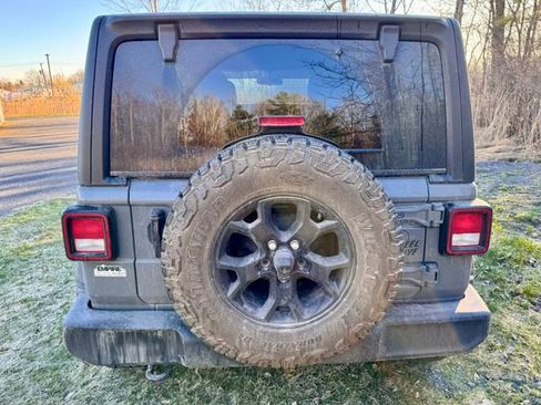 Used 2022 Jeep Wrangler Unlimited Sport AWD/4WD image 4