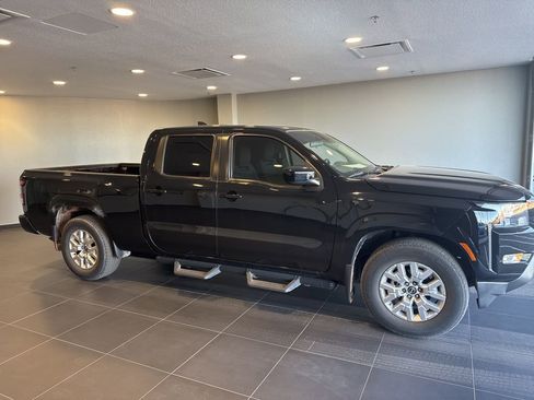 Used 2022 Nissan Frontier SV w/ Technology Package image 6