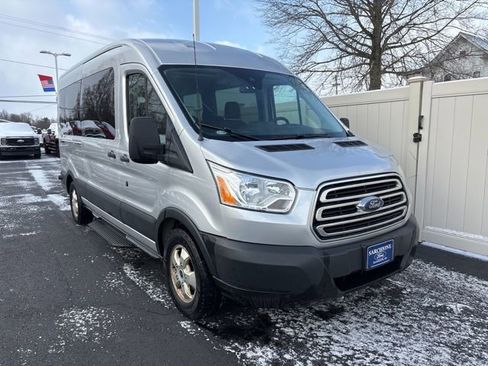 Used 2019 Ford Transit 350 XLT RWD image 2