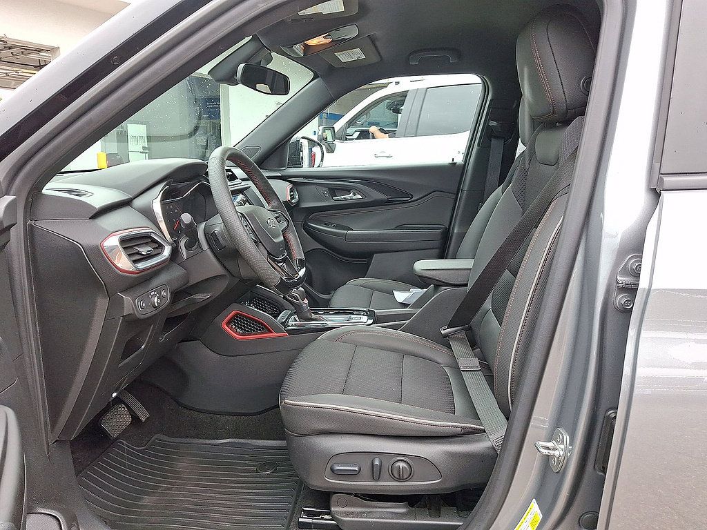Certified 2023 Chevrolet TrailBlazer RS AWD/4WD image 11