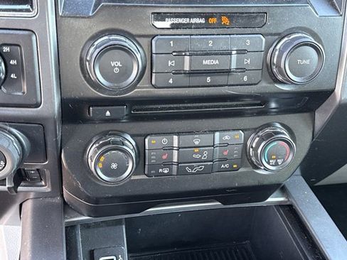 Used 2018 Ford F150 XLT w/ Equipment Group 302A Luxury AWD/4WD image 25
