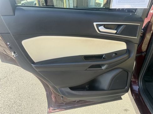 Used 2018 Ford Edge SEL w/ Equipment Group 201A AWD/4WD image 40