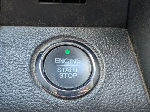 Used 2019 Ford F150 Lariat w/ Trailer Tow Package AWD/4WD image 21