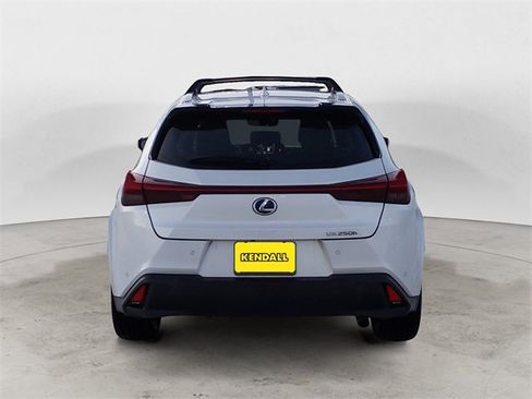 Used 2022 Lexus UX 250h w/ Premium Package image 4