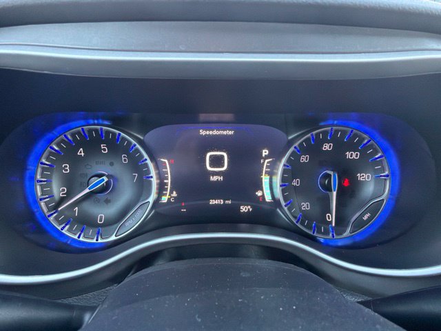 Used 2026 Chrysler Pacifica Select FWD image 25