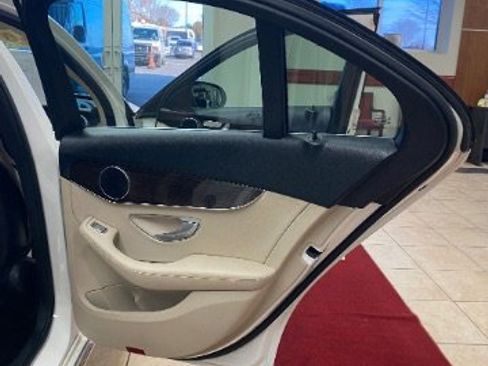 Used 2018 Mercedes-Benz C 350e Sedan w/ Premium Package image 15