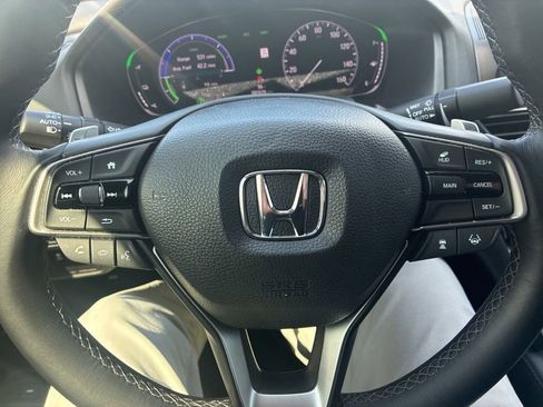 Used 2019 Honda Accord Touring image 5