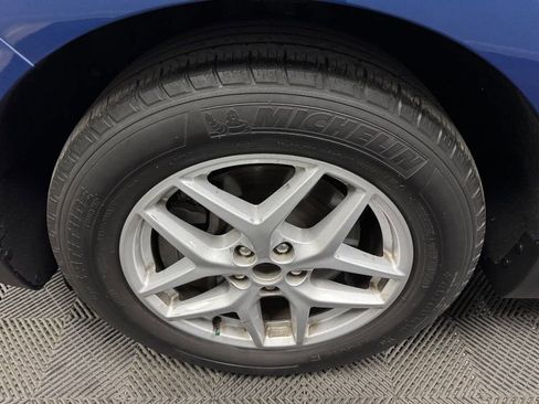 Used 2021 Ford Edge SE image 21