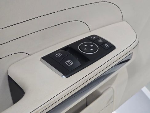 Used 2012 Mercedes-Benz SLS AMG Roadster image 38